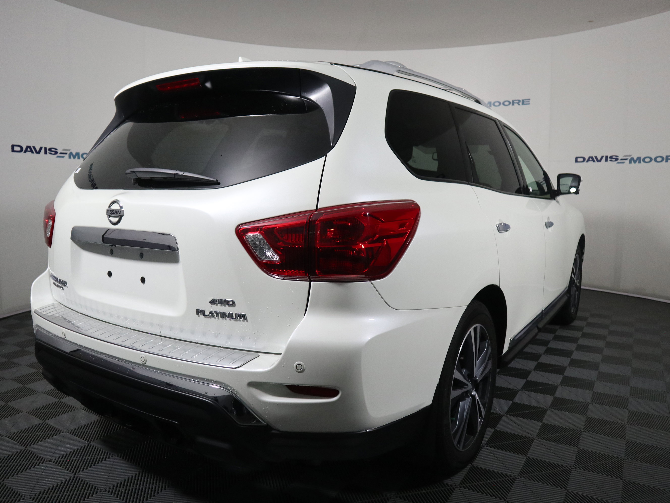 Used 2019 Nissan Pathfinder Platinum AWD/4WD image 5