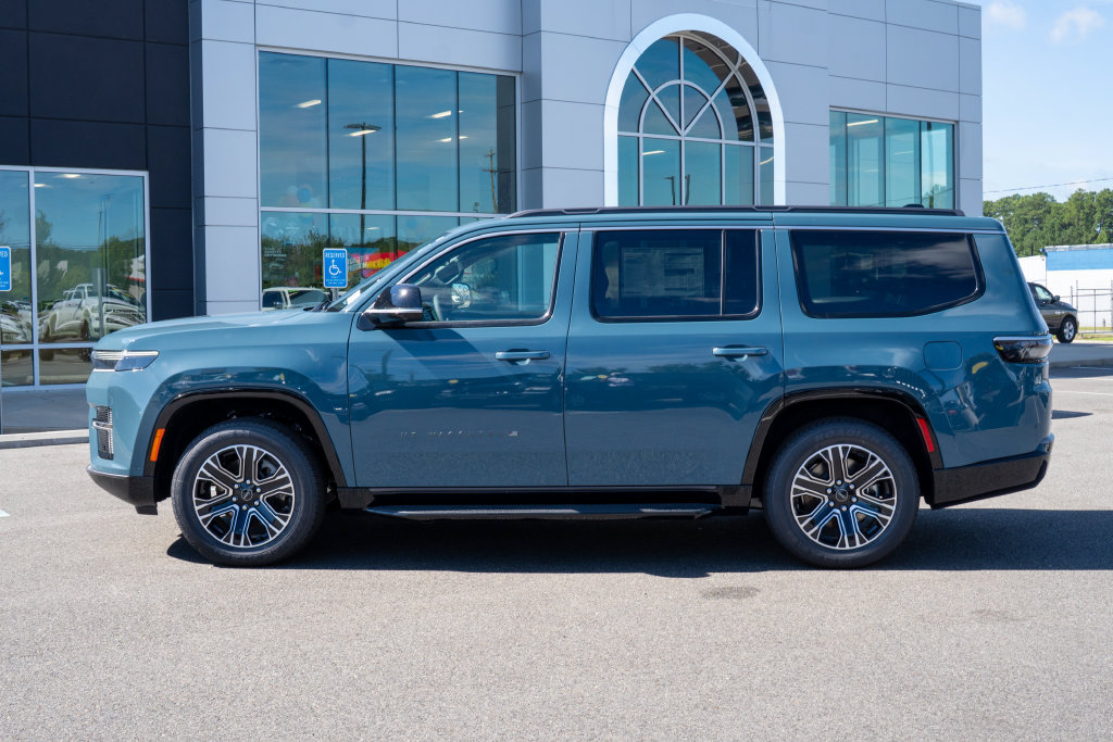 New 2026 Jeep Grand Wagoneer 4WD w/ Premium Group I image 4