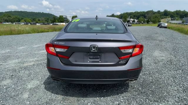 Used 2018 Honda Accord Touring image 3