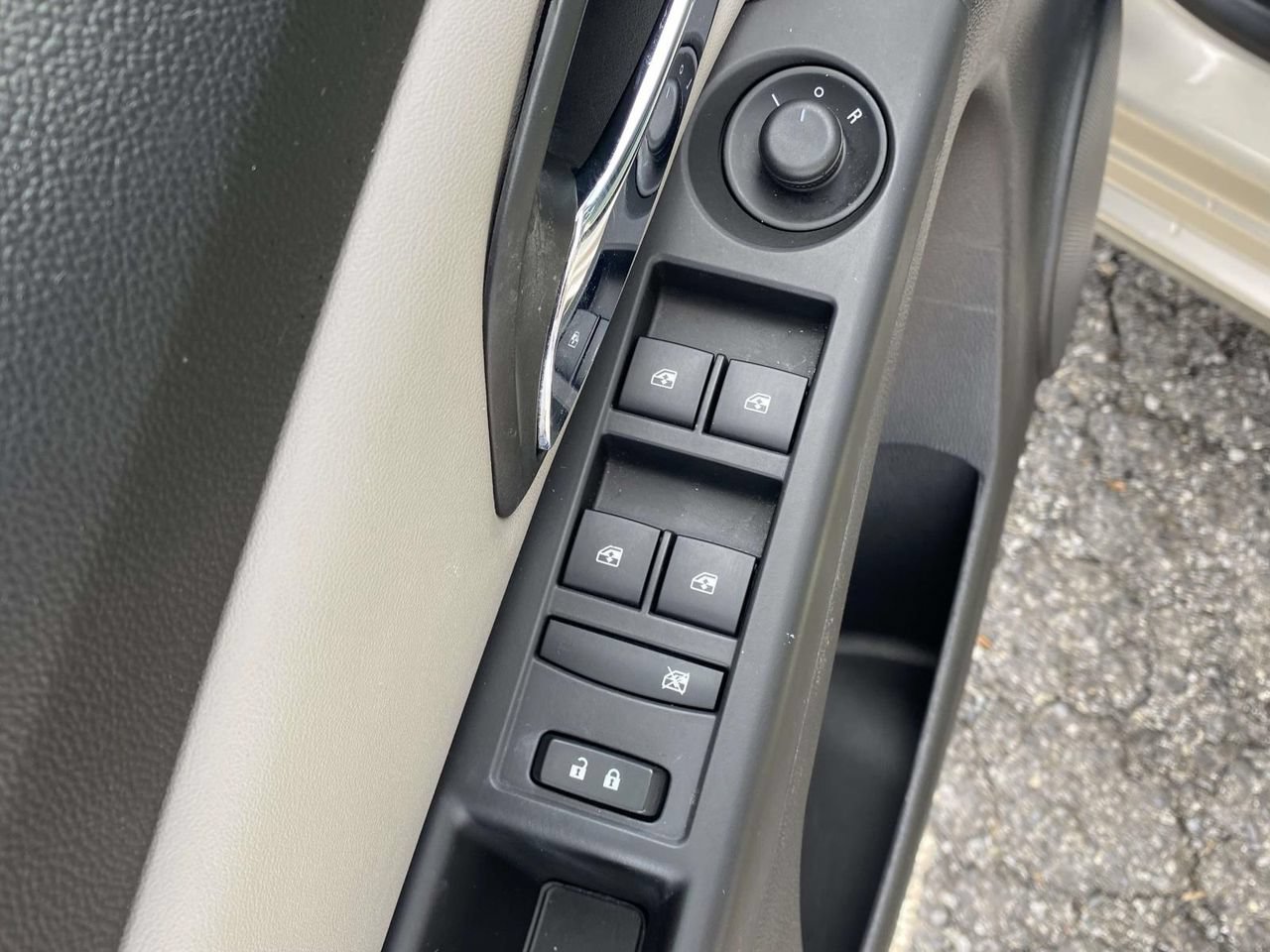 Used 2015 Chevrolet Cruze LT FWD image 16