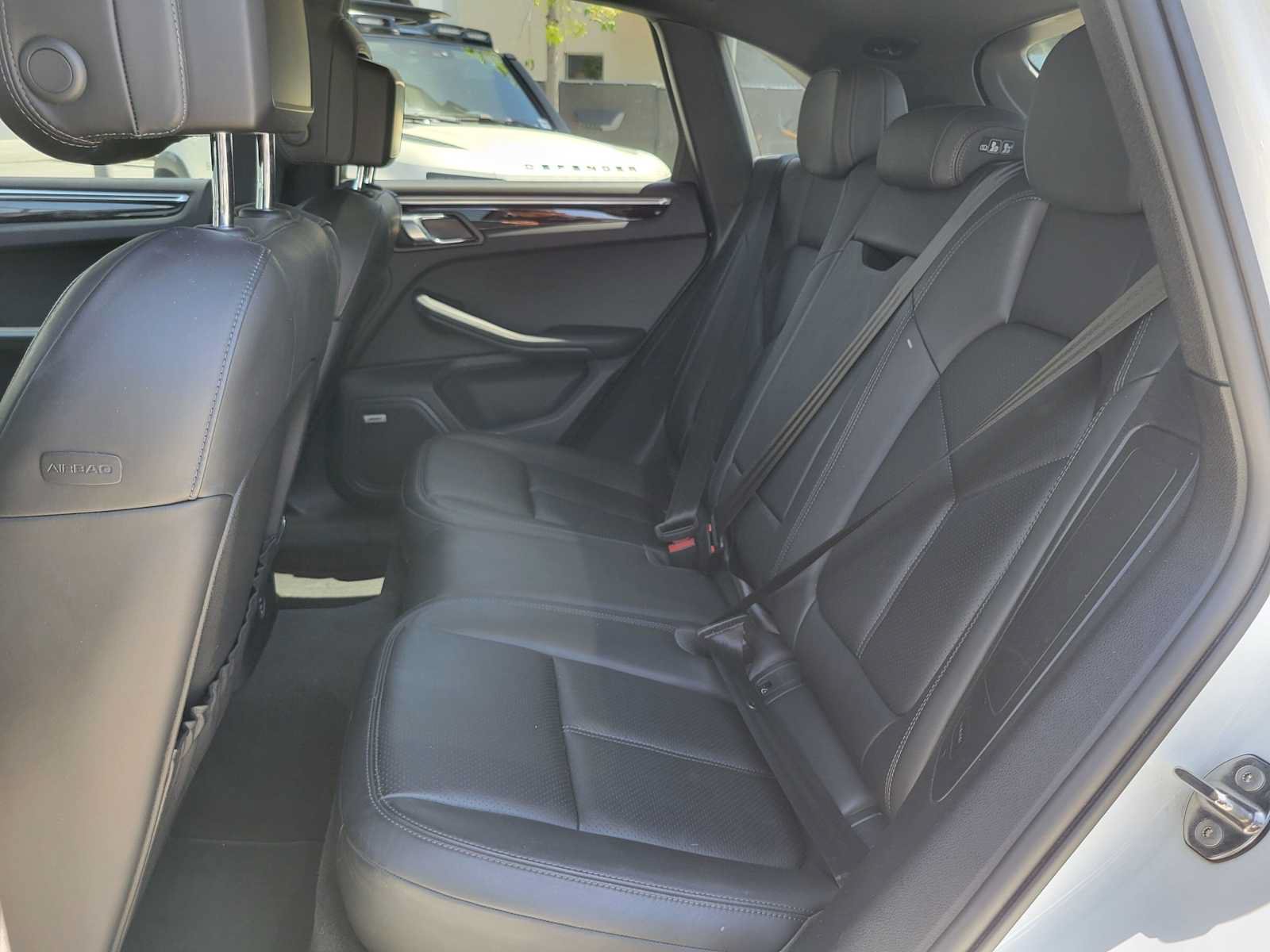 Used 2021 Porsche Macan AWD/4WD image 17