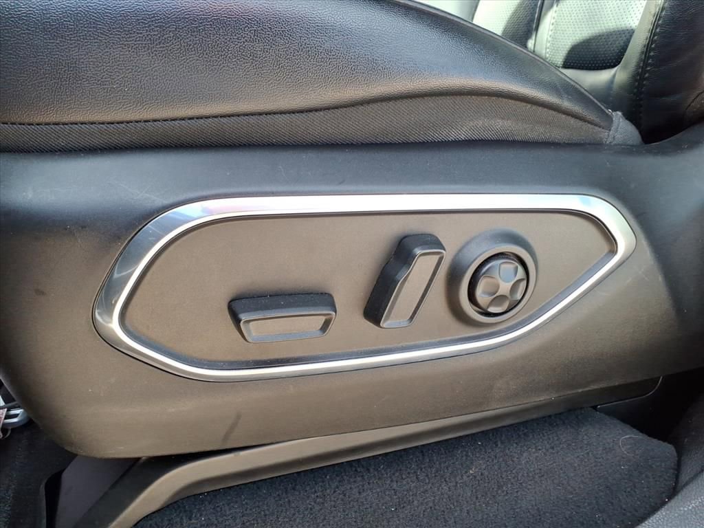 Used 2023 Jeep Wagoneer 4WD w/ Premium Group I image 10