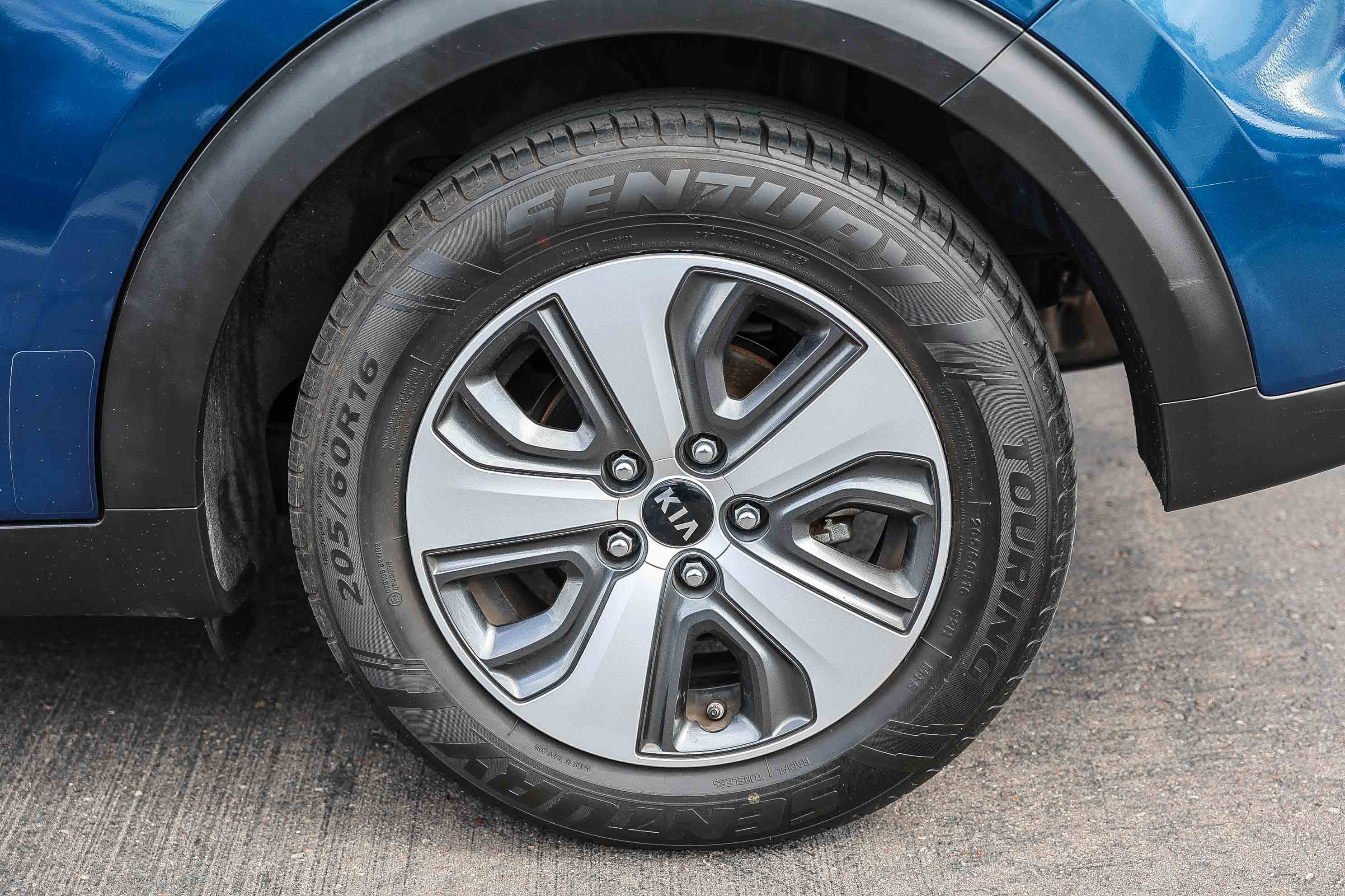 Used 2017 Kia Niro LX image 27