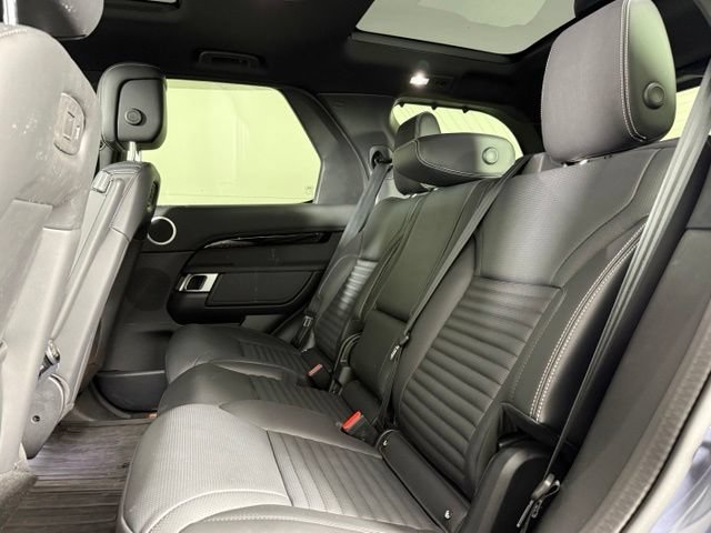 Used 2025 Land Rover Discovery S AWD/4WD image 24