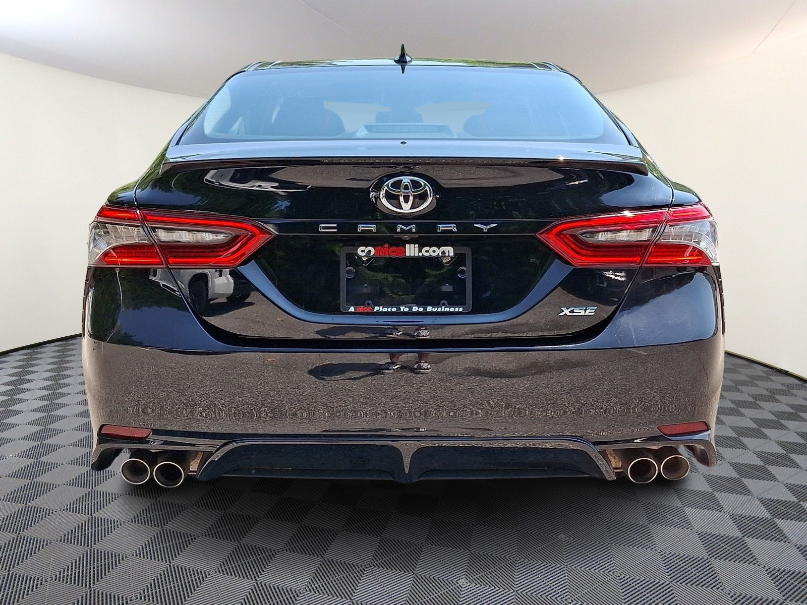 Used 2024 Toyota Camry XSE FWD image 5
