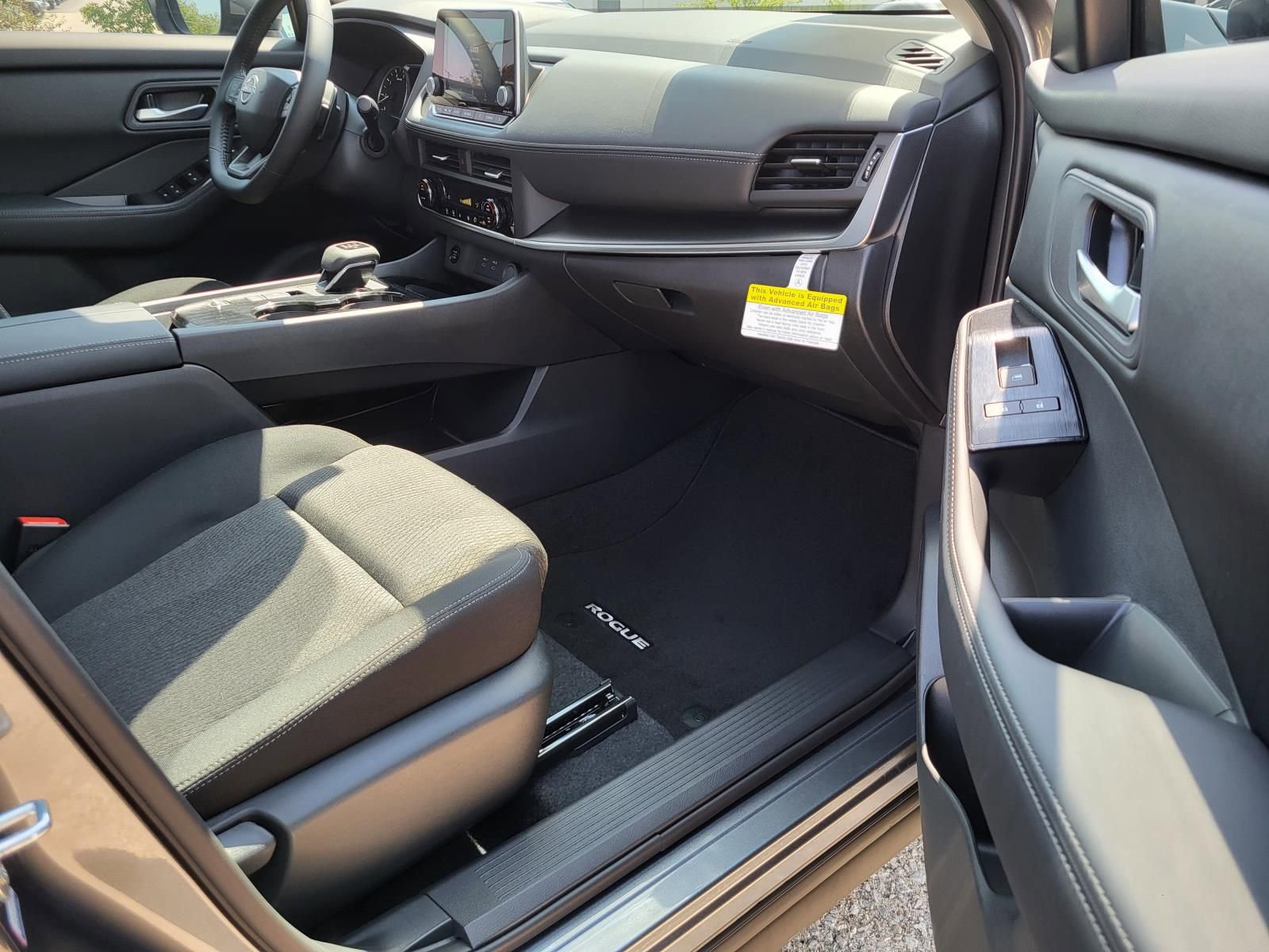 New 2026 Nissan Rogue SV image 10