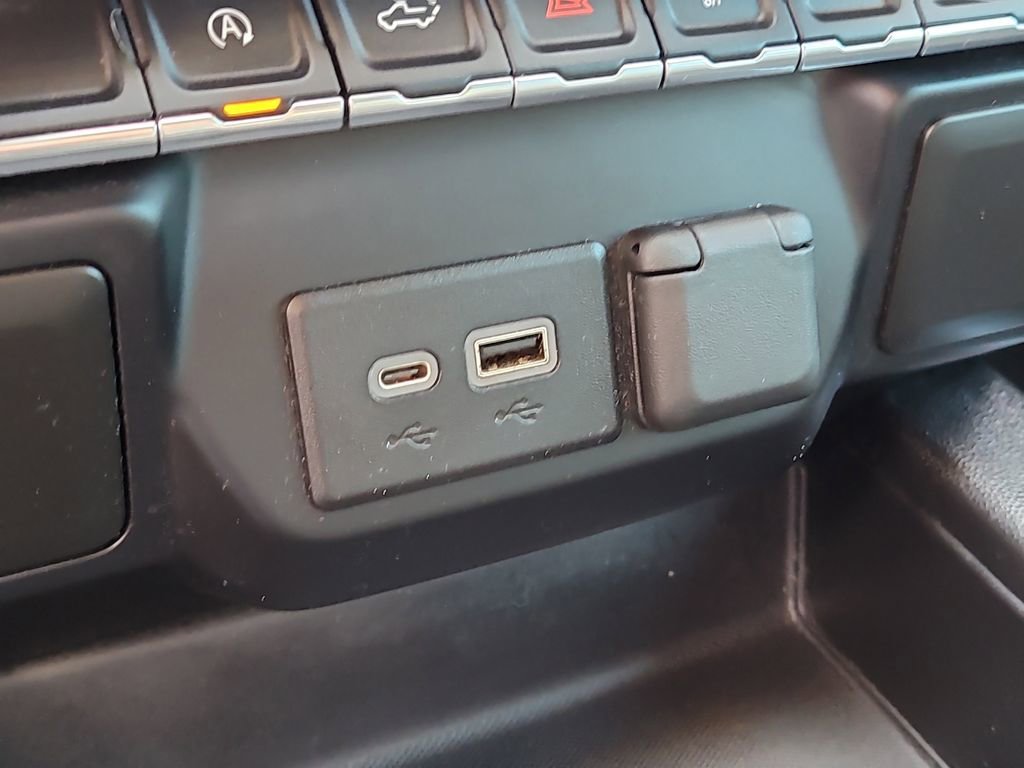 Used 2021 Chevrolet Silverado 1500 LT Trail Boss w/ Bed Protection Package AWD/4WD image 24