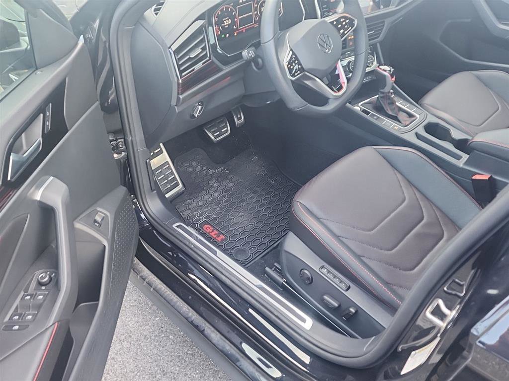 Used 2023 Volkswagen Jetta GLI Autobahn image 10