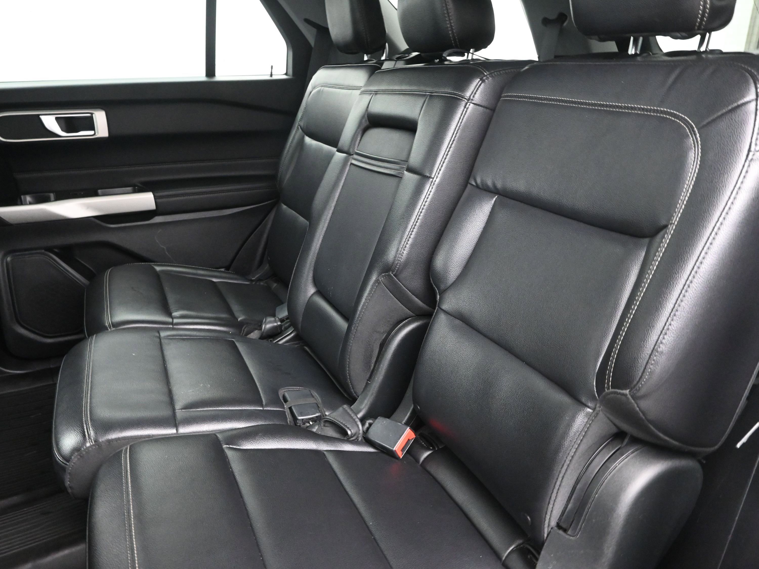 Used 2020 Ford Explorer XLT w/ Equipment Group 202A image 22