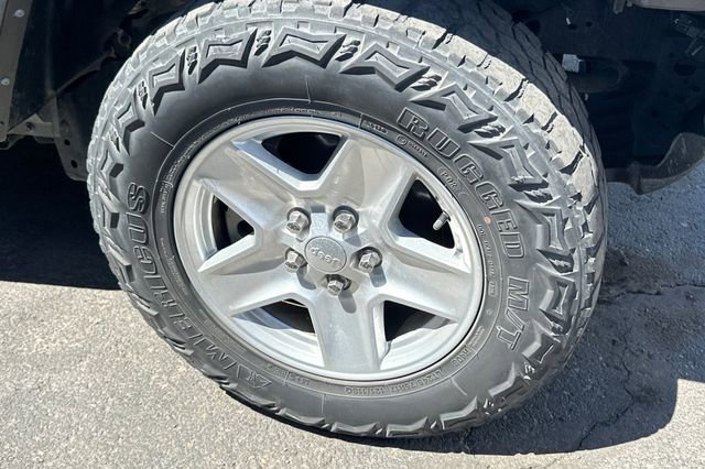 Used 2022 Jeep Gladiator Sport image 11