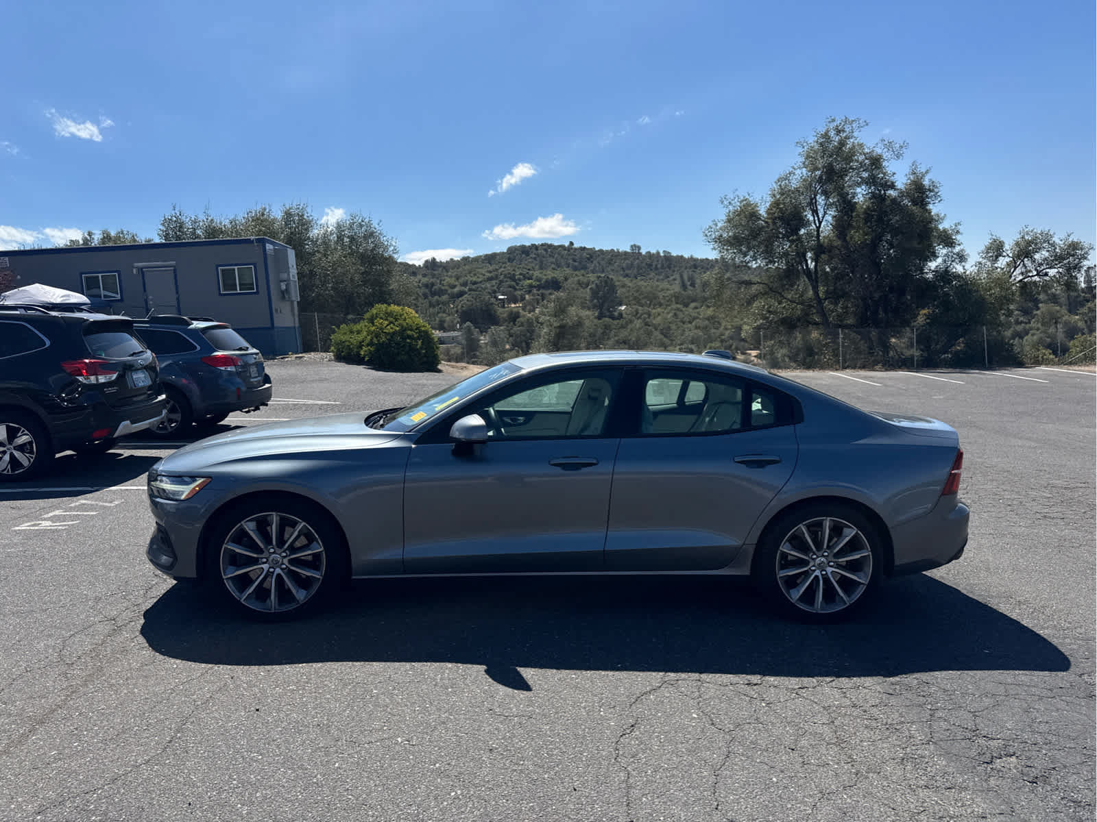 Used 2021 Volvo S60 T6 Momentum AWD/4WD image 6