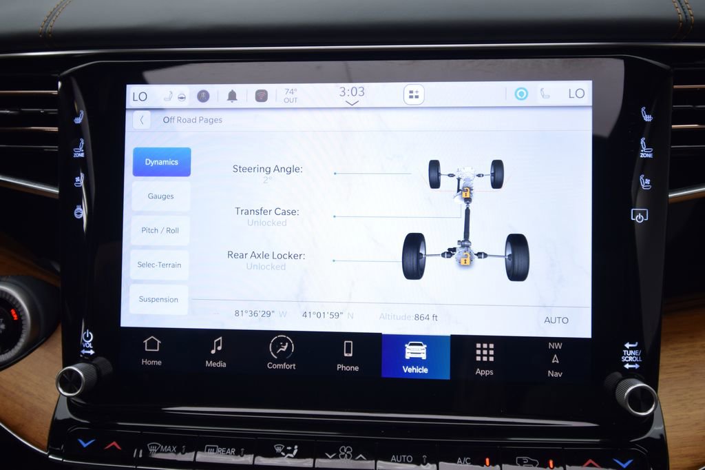 New 2024 Jeep Grand Wagoneer Series III AWD/4WD image 32