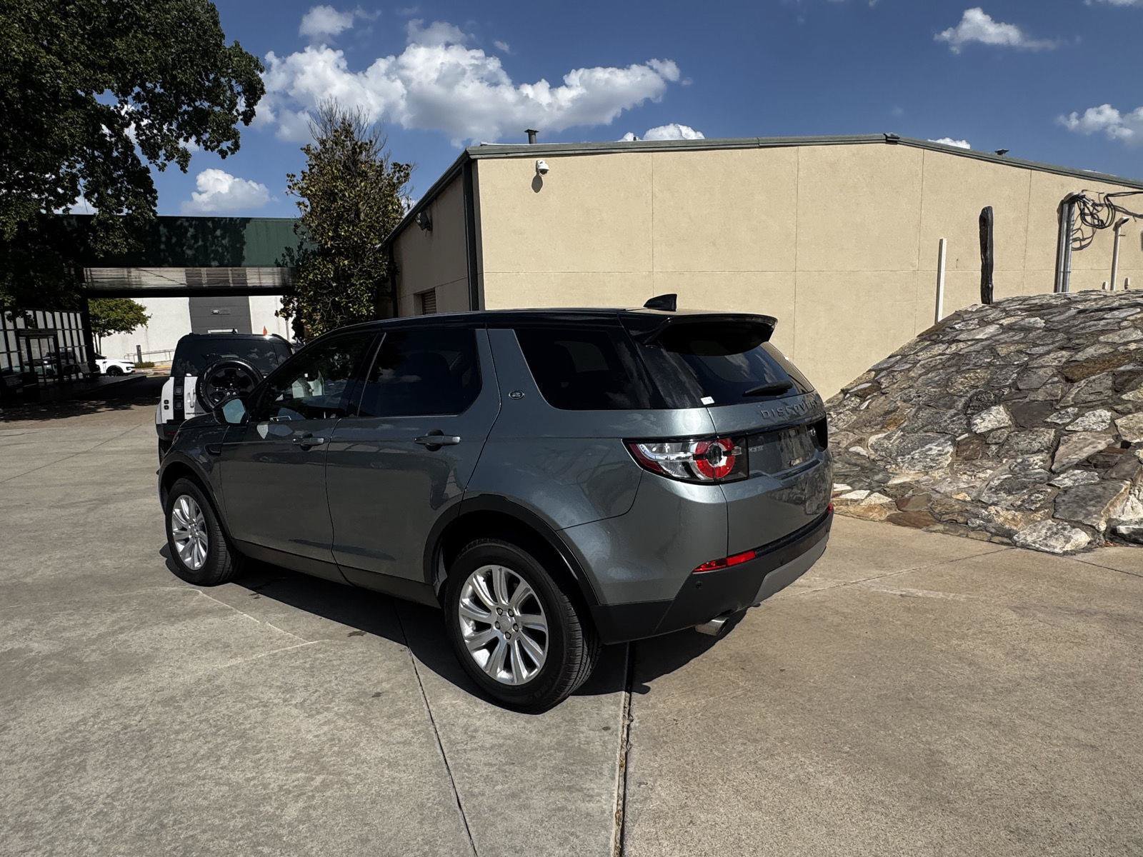 Used 2017 Land Rover Discovery Sport SE AWD/4WD image 5