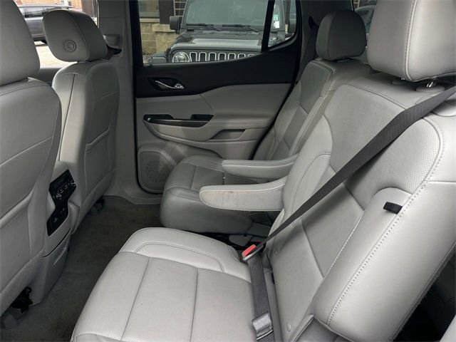 Used 2023 GMC Acadia SLT image 22