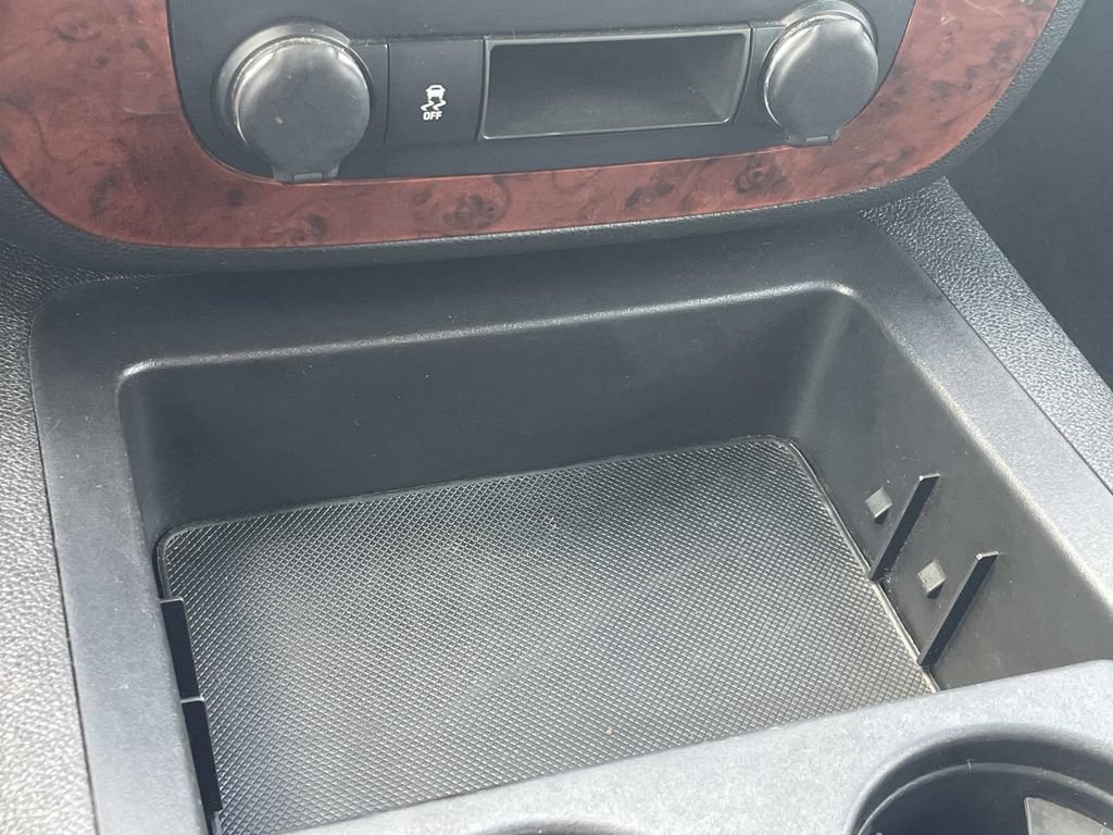 Used 2012 Chevrolet Suburban LS RWD image 19