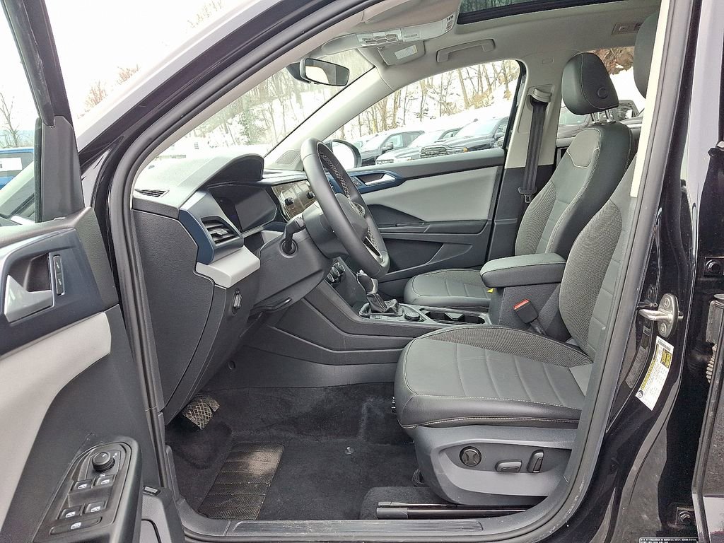 Used 2023 Volkswagen Taos SE image 16