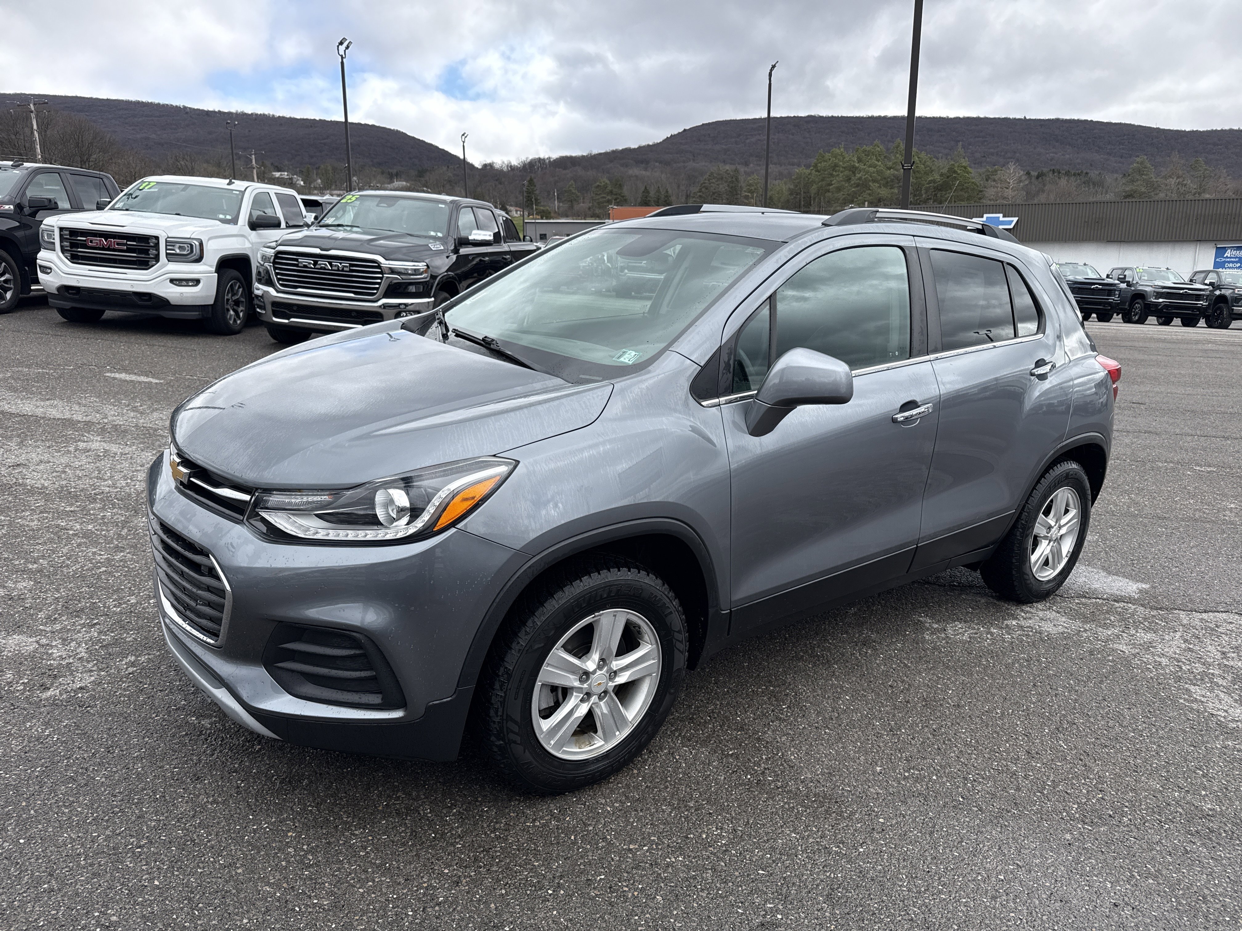 Used 2019 Chevrolet Trax LT w/ LT Convenience Package image 8