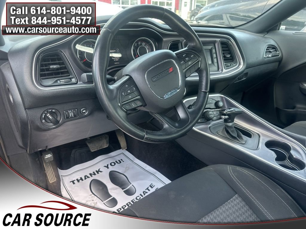 Used 2016 Dodge Challenger SXT image 11