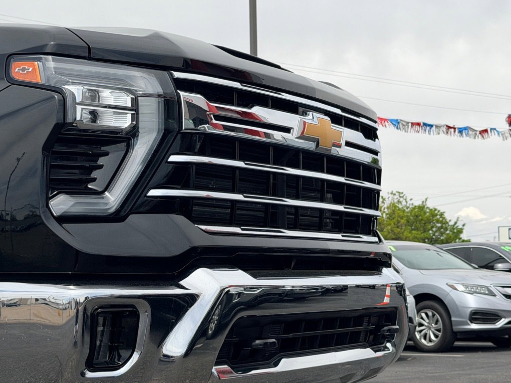 Used 2024 Chevrolet Silverado 2500 LTZ AWD/4WD image 58