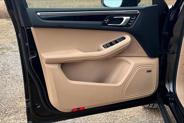 Used 2022 Porsche Macan image 20