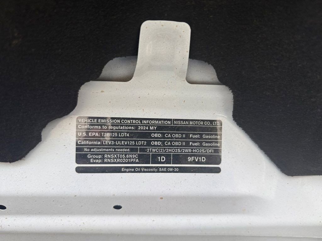 Used 2024 Nissan Titan SV w/ Accessory Utility Package image 33