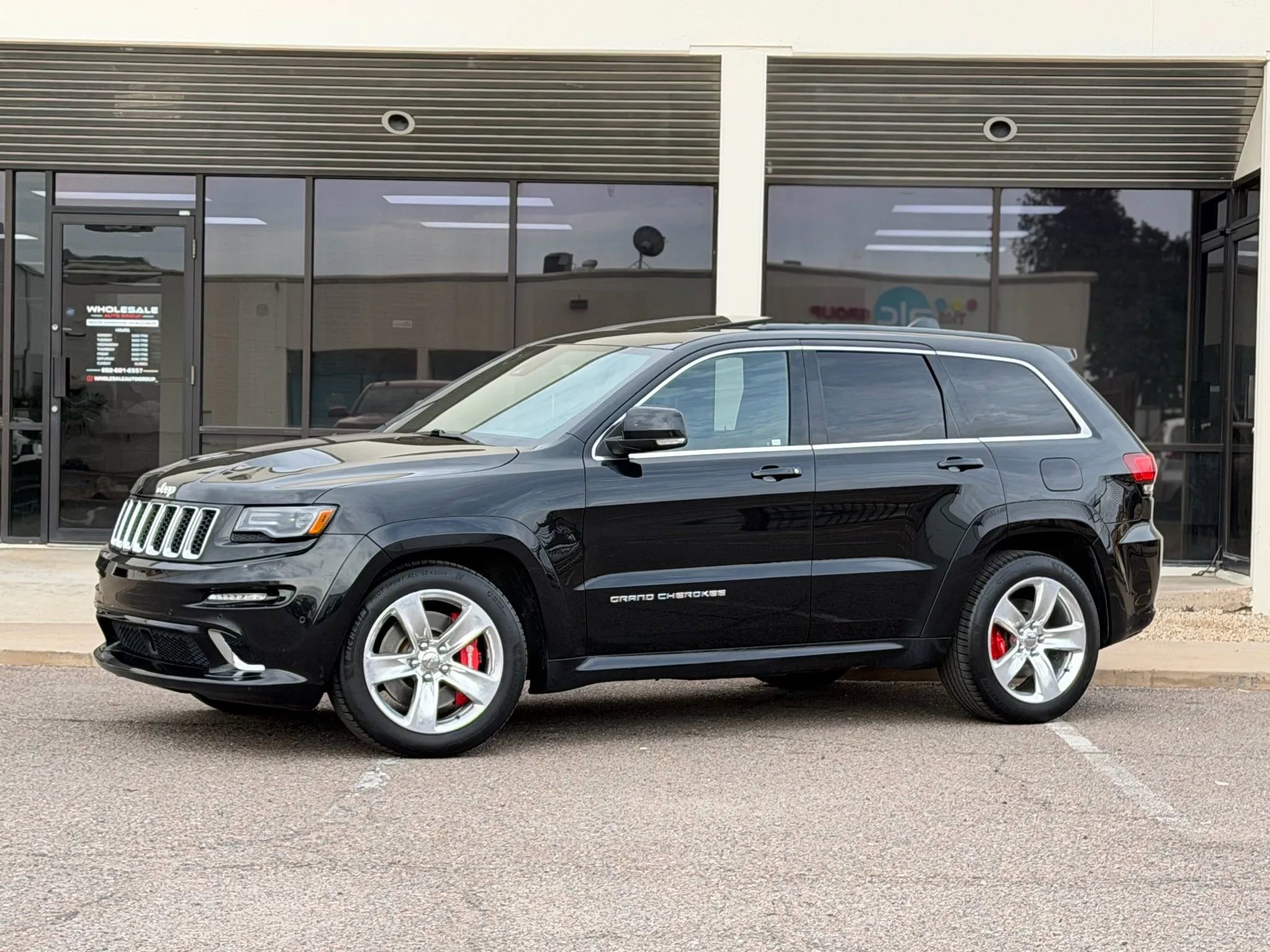 Used 2015 Jeep Grand Cherokee SRT w/ Luxury Group II image 3