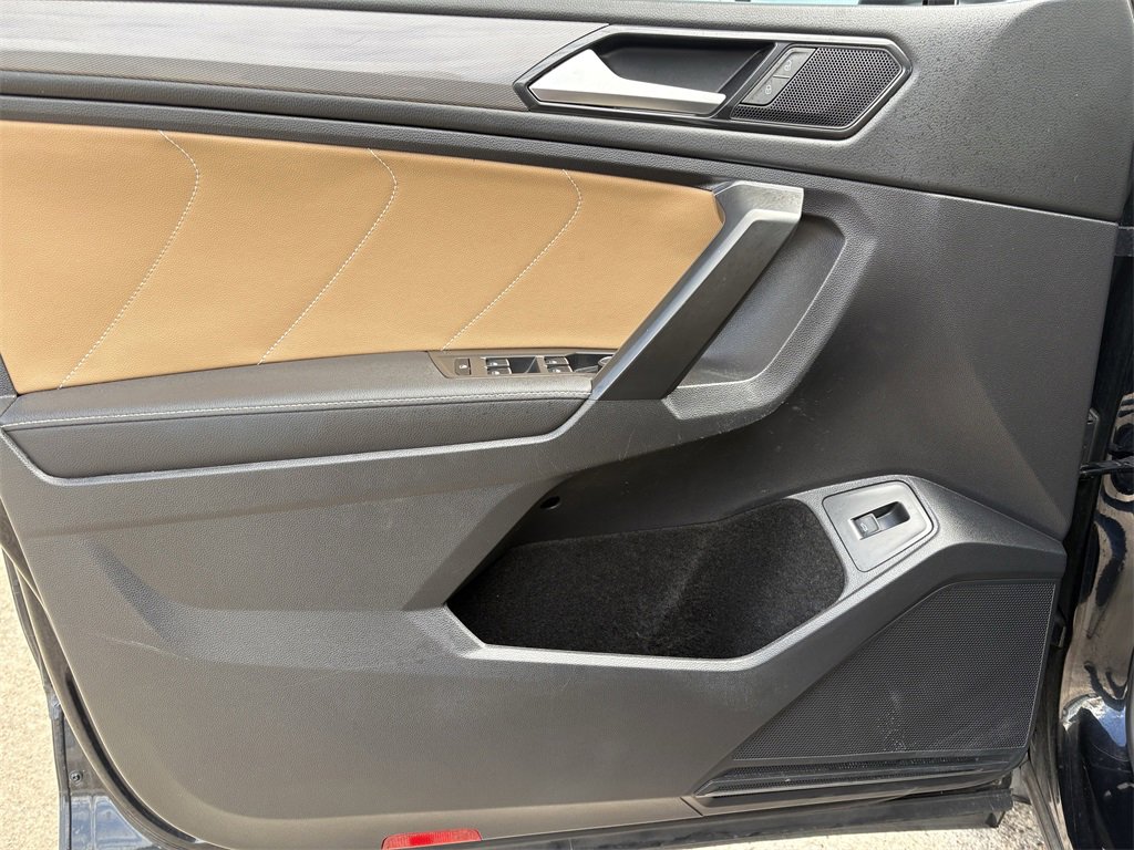 Used 2022 Volkswagen Tiguan SE image 10