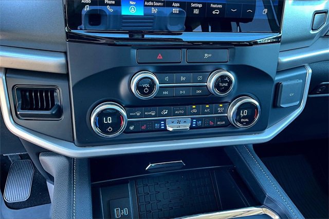 Used 2022 Ford Expedition XLT image 21