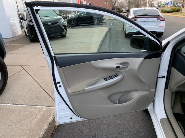 Used 2013 Toyota Corolla LE image 11