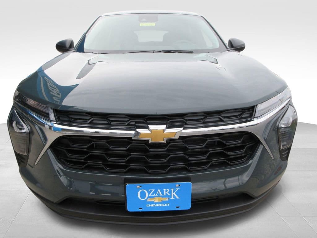 New 2026 Chevrolet Trax LS w/ Driver Confidence Package FWD image 8
