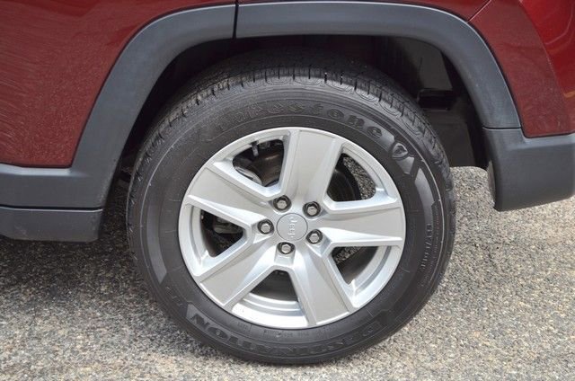 Used 2022 Jeep Compass Latitude w/ Sun and Sound Group image 12