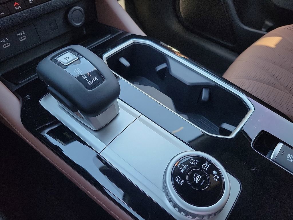 New 2025 Mitsubishi Outlander SEL image 17