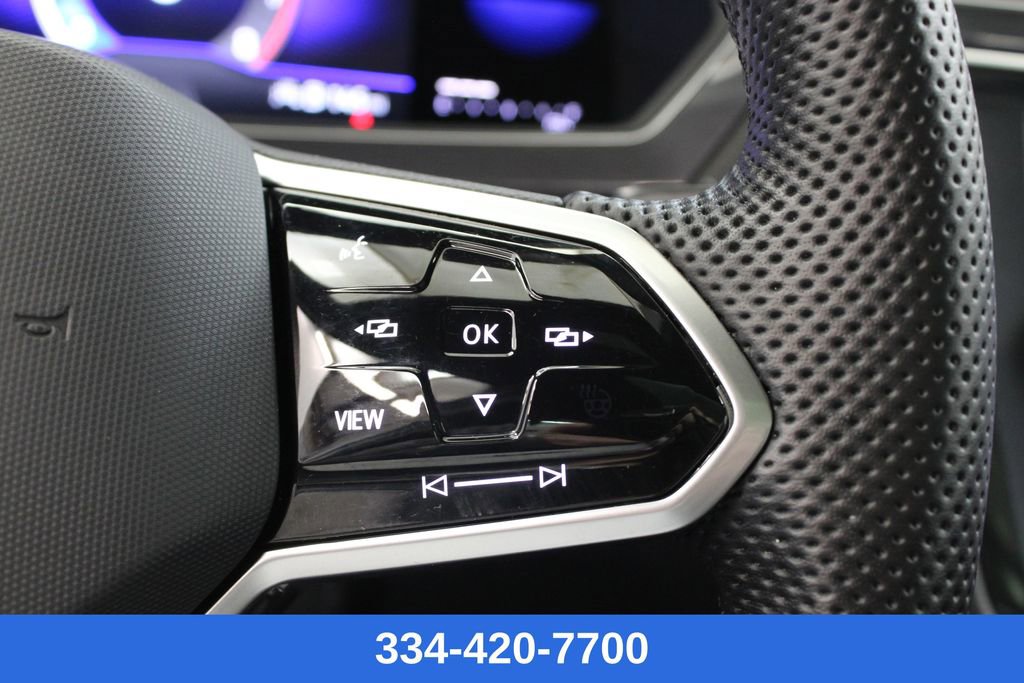 Used 2022 Volkswagen Tiguan SE R-Line image 26