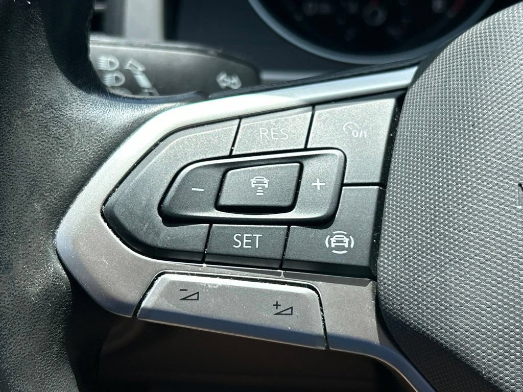 Used 2021 Volkswagen Atlas SE w/ Towing Package FWD image 25