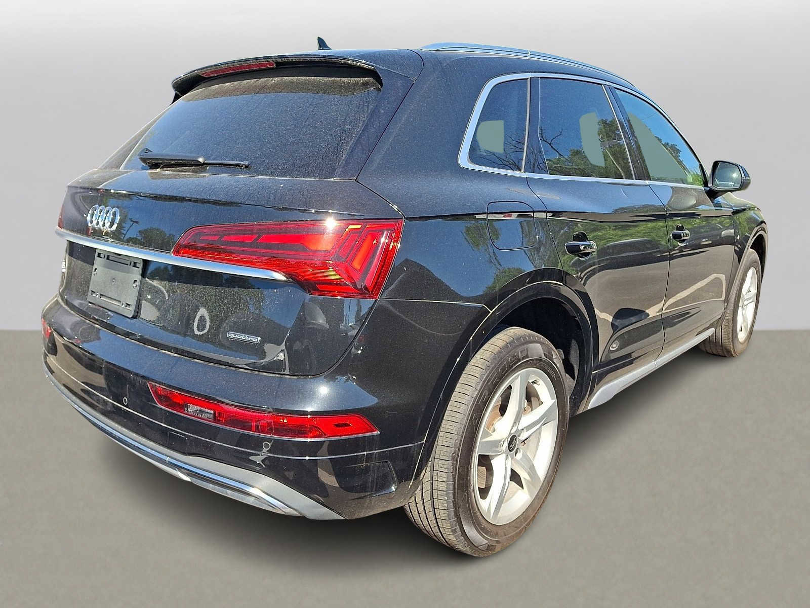 Used 2023 Audi Q5 2.0T Premium w/ Convenience Package AWD/4WD image 3