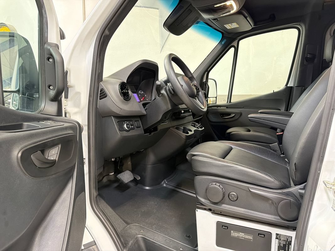 Used 2020 Mercedes-Benz Sprinter 2500 image 11