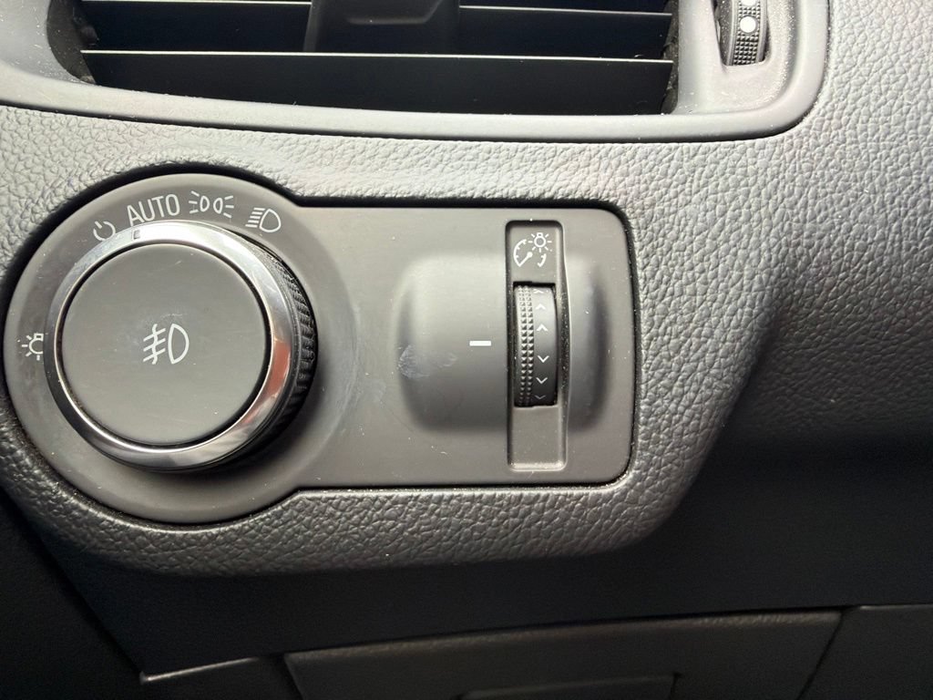 Used 2019 Buick Envision Essence AWD/4WD image 31