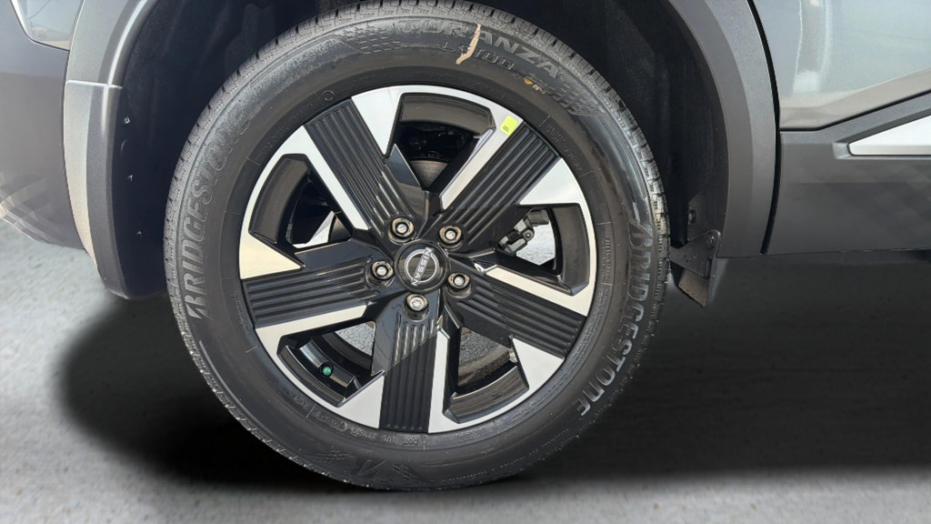 New 2026 Nissan Kicks SV AWD/4WD image 22