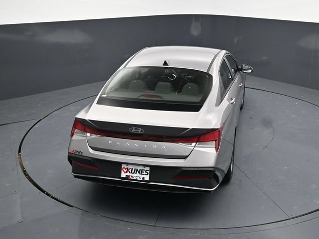 Used 2024 Hyundai Elantra SEL FWD image 50