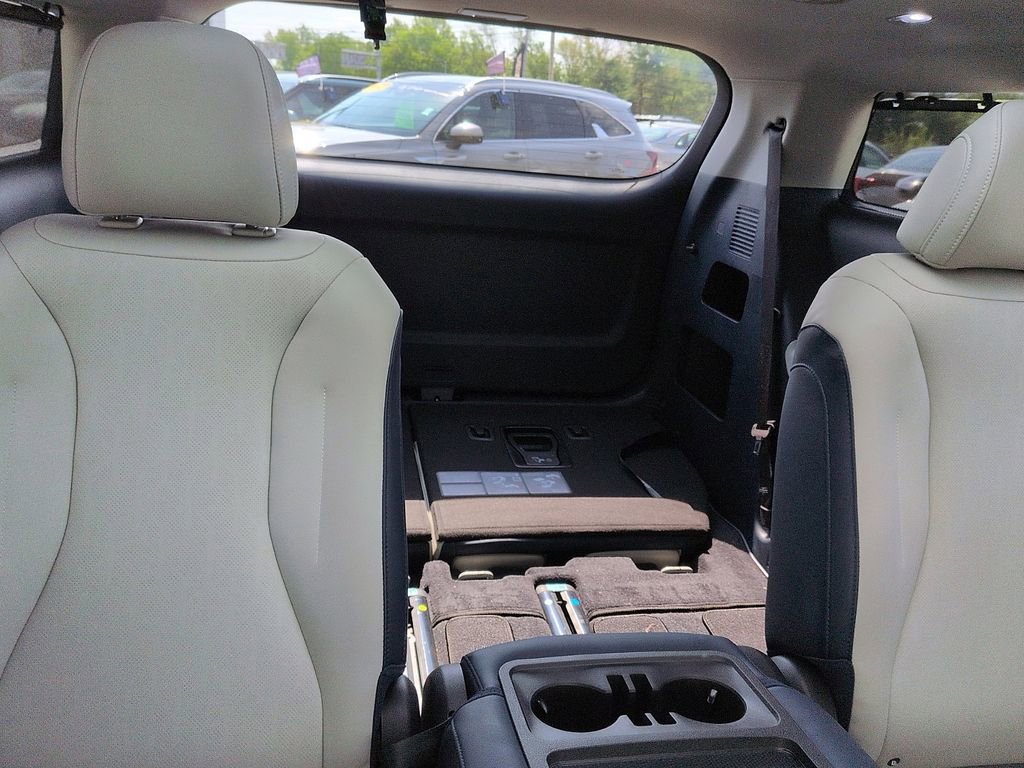 Used 2026 Kia Carnival SX image 8