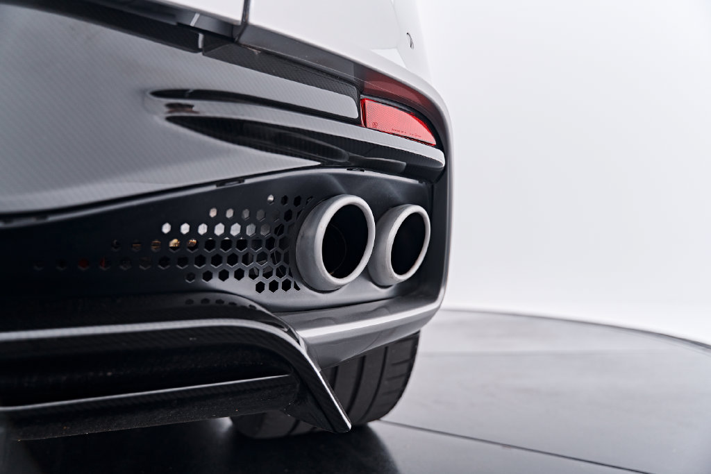 Used 2023 Aston Martin DBS Coupe RWD image 26