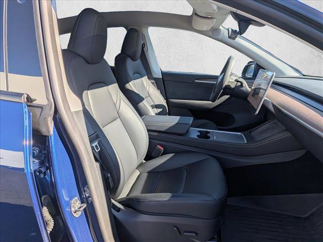 Used 2024 Tesla Model Y Long Range AWD/4WD image 22