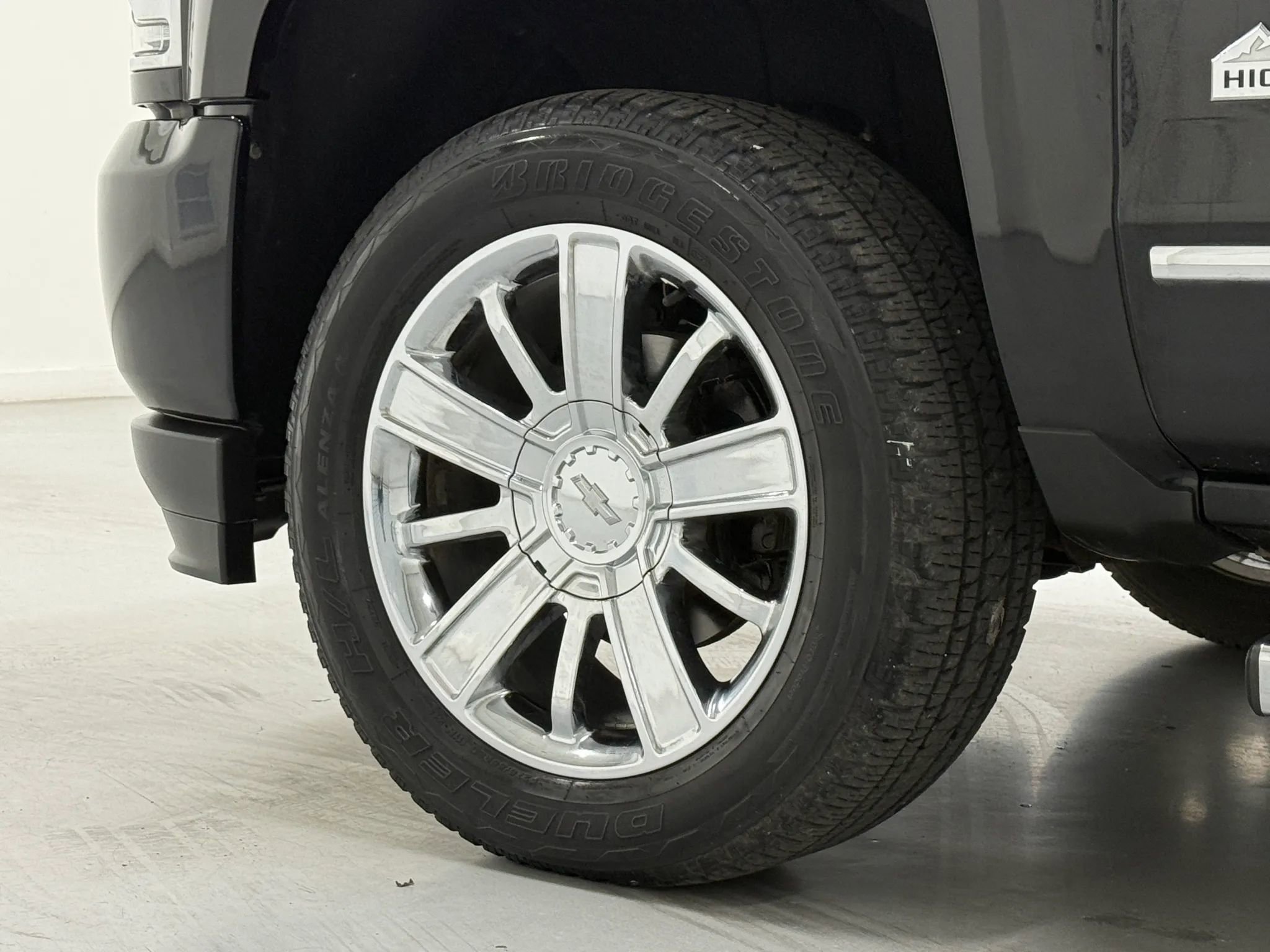 Used 2016 Chevrolet Silverado 1500 High Country w/ High Country Premium Package image 44