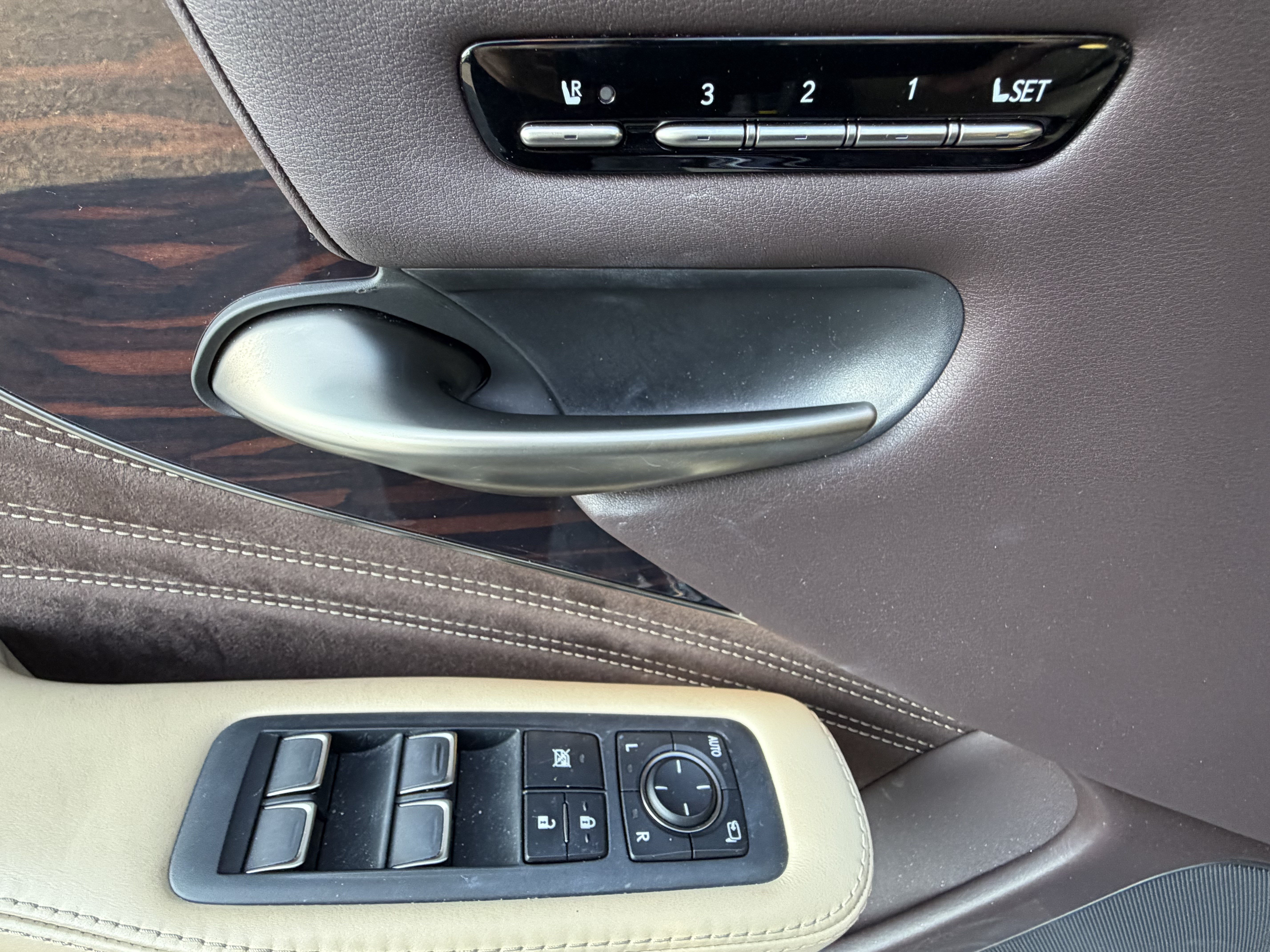 Used 2019 Lexus LS 500 w/ Interior Upgrade Package RWD image 14