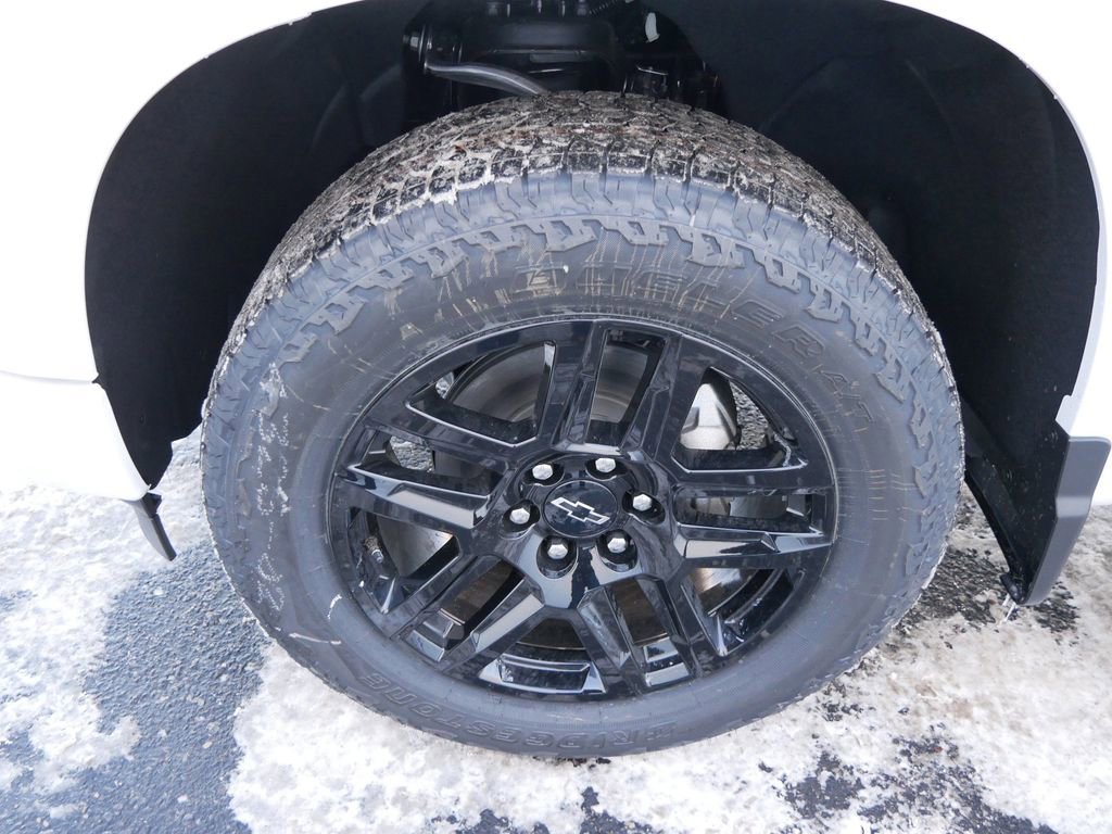 New 2026 Chevrolet Silverado 1500 Custom w/ Turbomax Blackout Package AWD/4WD image 13