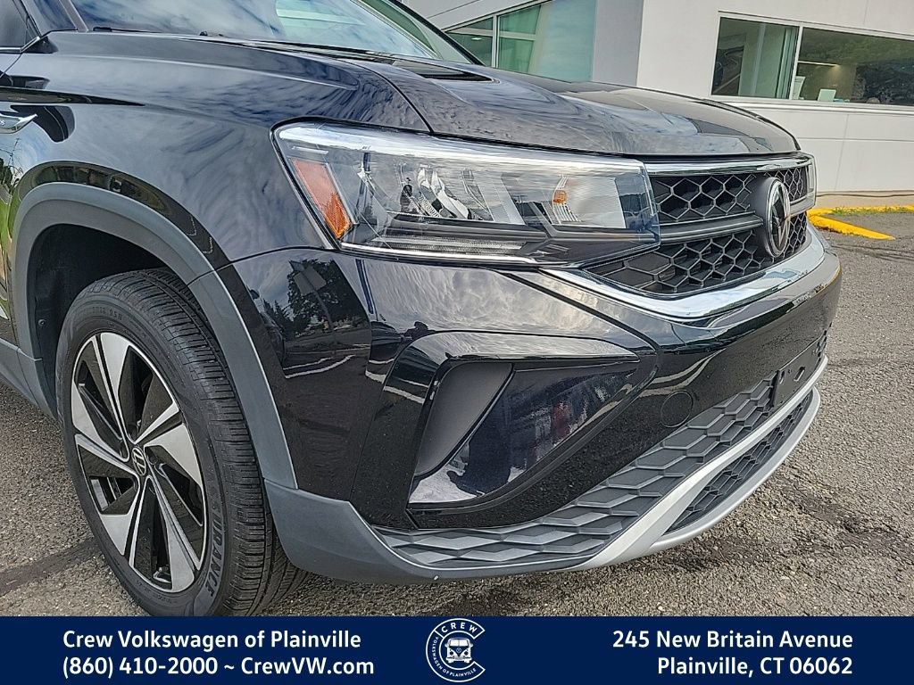 Certified 2023 Volkswagen Taos SE w/ Panoramic Sunroof Package AWD/4WD image 21
