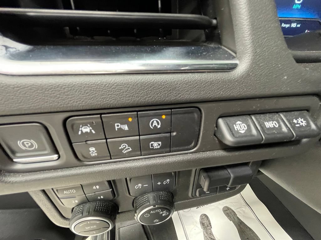 Used 2023 Chevrolet Suburban High Country AWD/4WD image 19