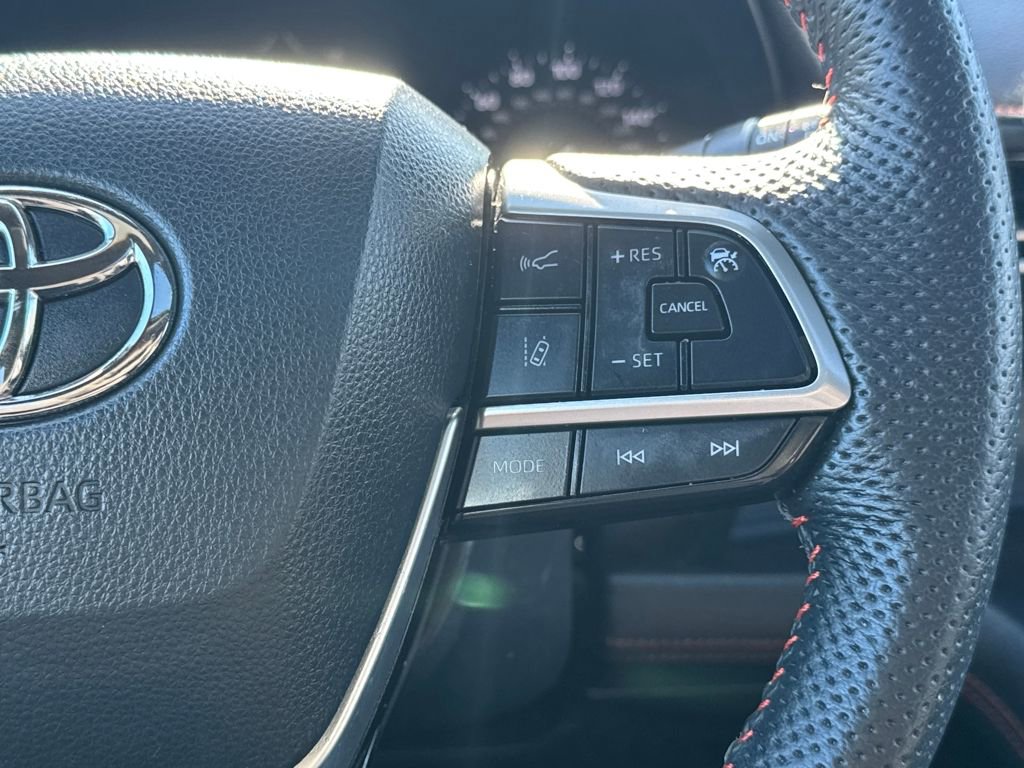 Used 2022 Toyota Sienna XSE image 20