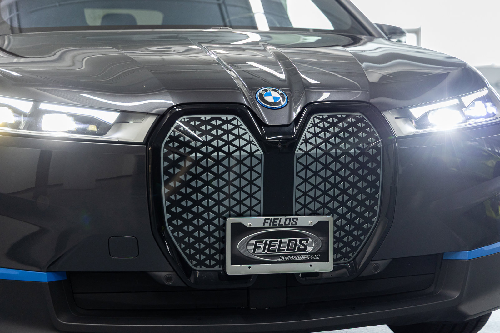 Used 2024 BMW iX xDrive50 w/ Convenience Package AWD/4WD image 8