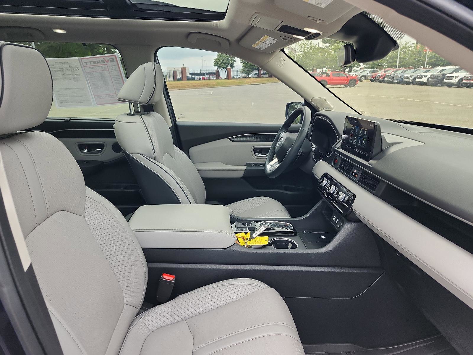 Used 2023 Honda Pilot Elite image 8